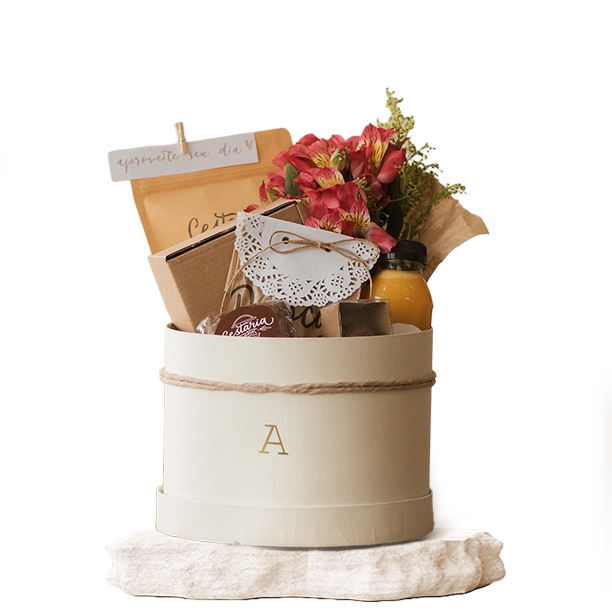 Cesta romântica com flores